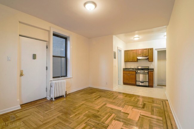 Building Photo - 11921 Metropolitan Ave