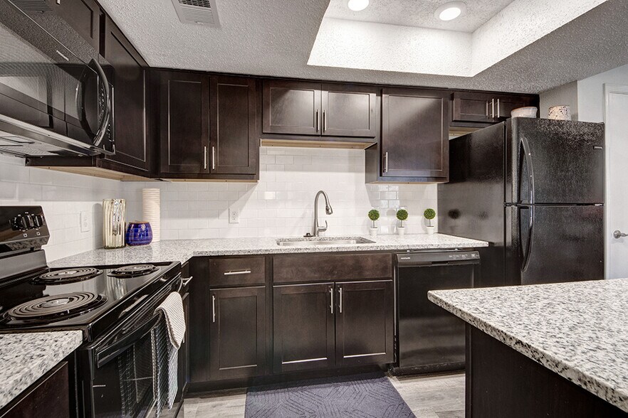 Crossings on Marsh Apartments 18788 Marsh Ln Dallas TX 75287