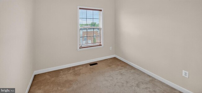 Building Photo - 11601 Leesborough Cir