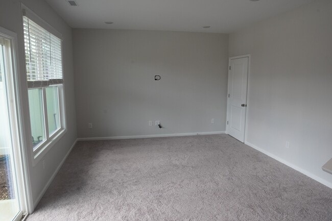 Building Photo - 2709 Hunter Woods Dr