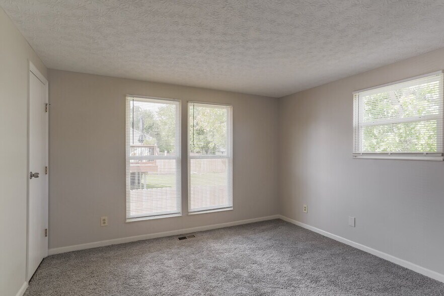 Building Photo - 5744 Morningstar Dr