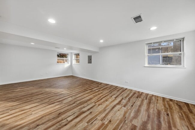 Building Photo - 4647 Johnson Ave