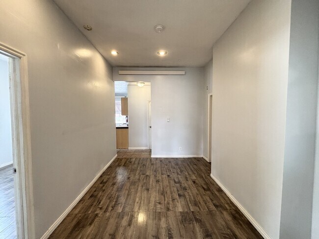 Building Photo - 517 S 500 E