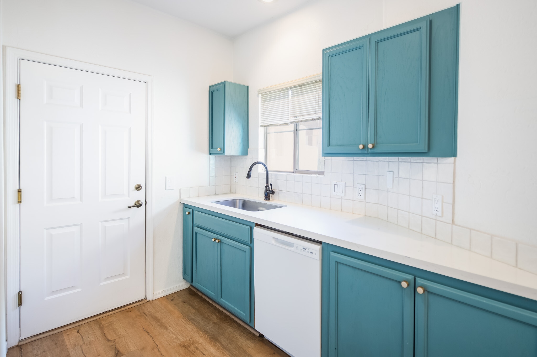 Building Photo - 102 Pine Leaf Ln