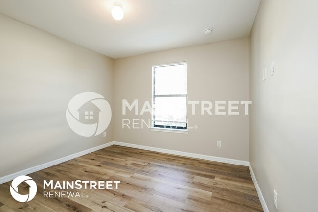 Building Photo - 3800 34th St SW