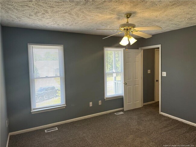 Building Photo - 3545 Chaucer Dr