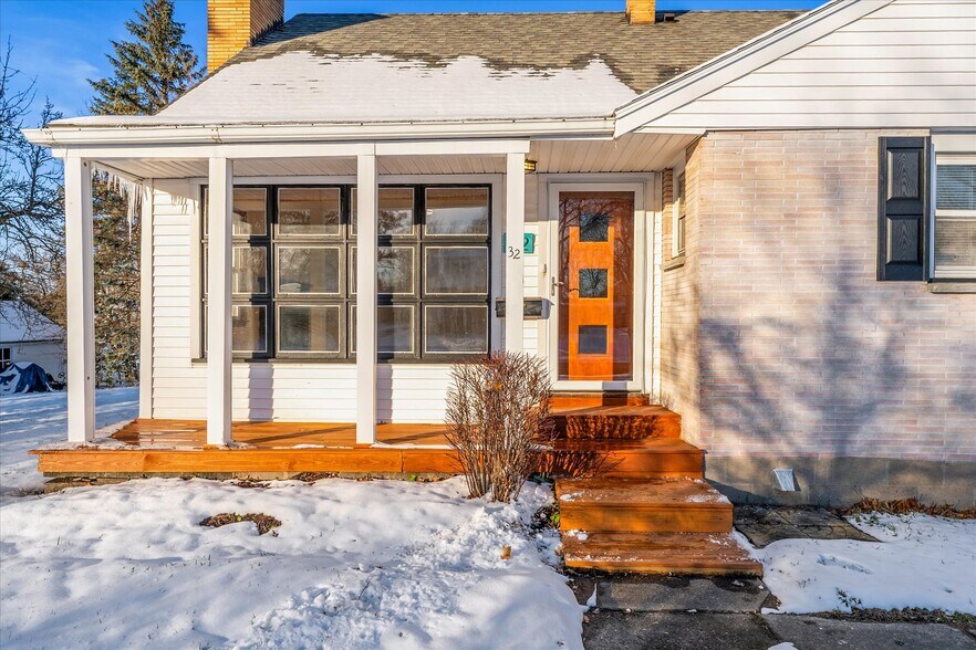 Building Photo - 32 Deland Park B