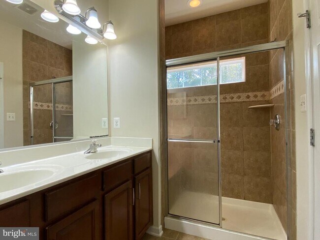 Building Photo - 11648 Leesborough Cir