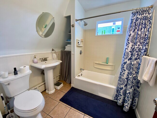 Building Photo - 482 Beale St