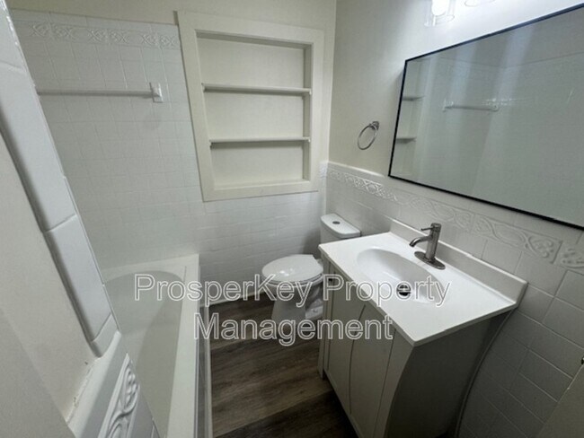 Building Photo - 5710 August Ave