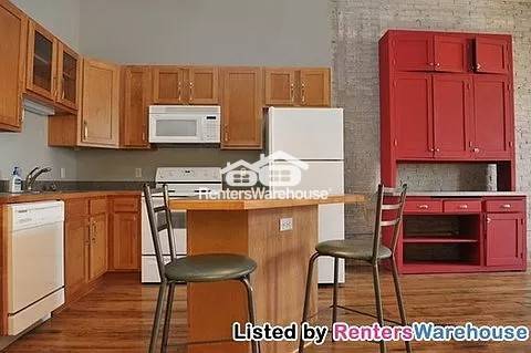 Building Photo - 523 Jackson St