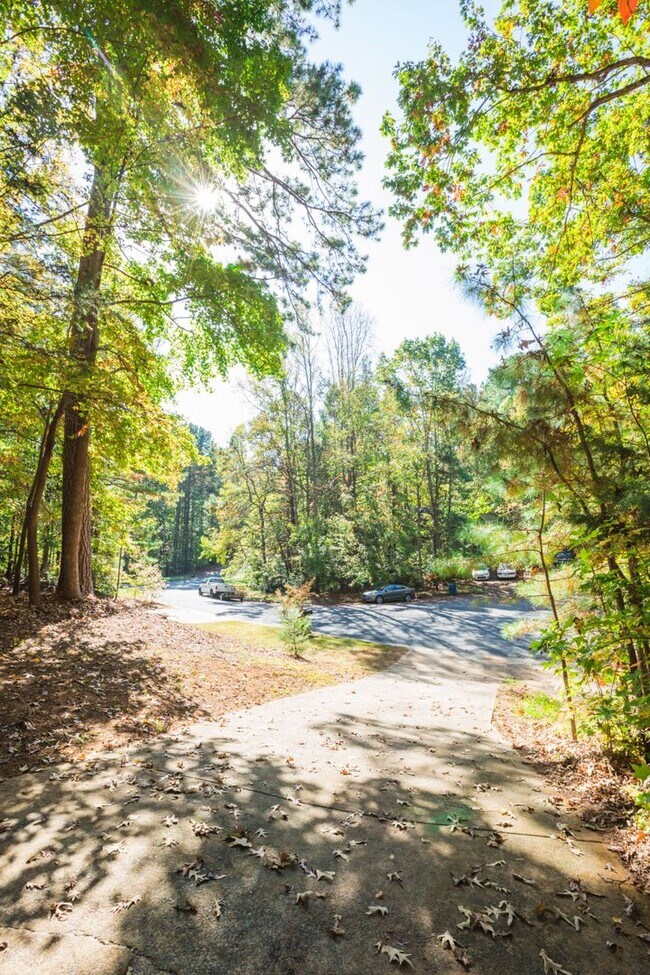 Building Photo - 2 bed, 1.5 bath Duplex in American Village Minutes to Duke University!