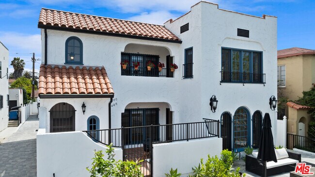 Building Photo - 458 N Sierra Bonita Ave