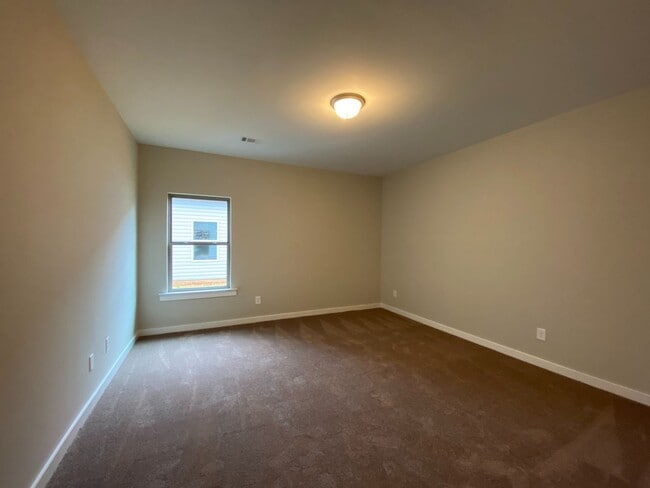 Building Photo - 14332 Chase Dr