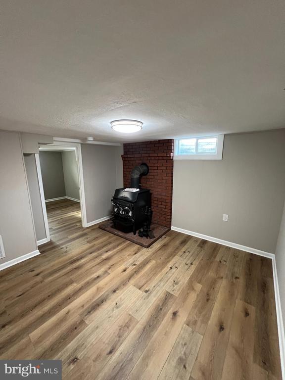 Building Photo - 346 W 11th St