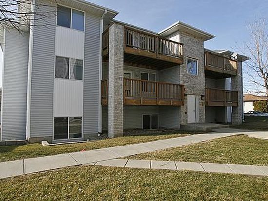 Building Exterior - 888 Boston Way