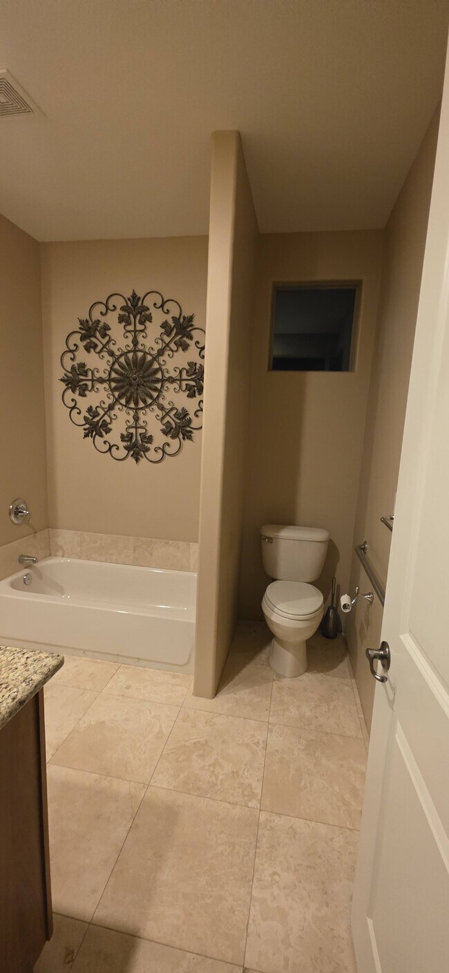 Building Photo - 13401 N 18th St