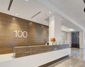 Building Photo - 100 Bayview Dr