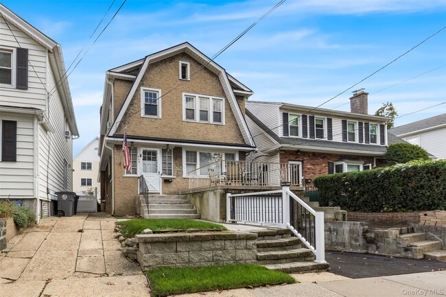 Building Photo - 508 River Ave