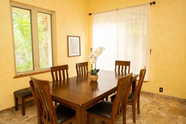 Building Photo - Spacious 4-Bedroom Retreat in Haiku with Stunning Natural Light