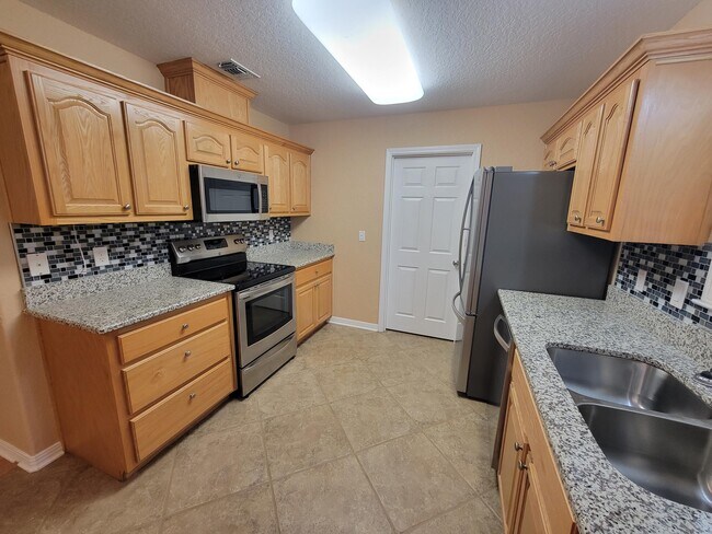 Building Photo - 4707 Nichols Creek Rd