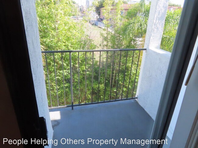 Building Photo - 2 br, 2 bath House - 2941 C Street #467