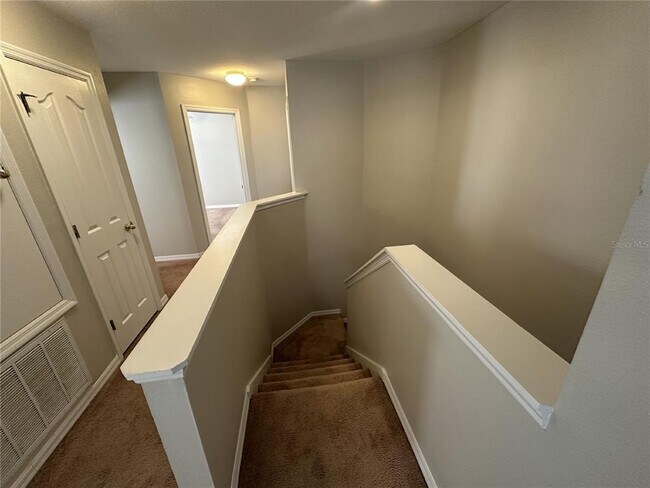 Building Photo - 6955 Lake Eaglebrooke Dr
