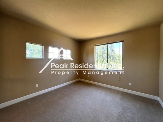 Building Photo - Spacious Anatolia 6bd/3.5ba Home with 5 Car Garage