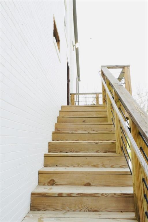 Building Photo - 610 Madola Rd