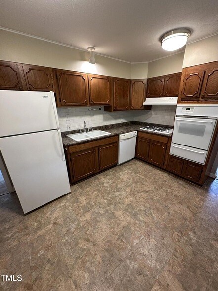 Building Photo - 5317 Coronado Dr