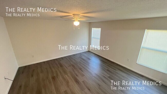 Building Photo - 1242 Halber Ave NW