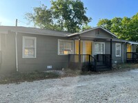 Building Photo - 102 Austin St