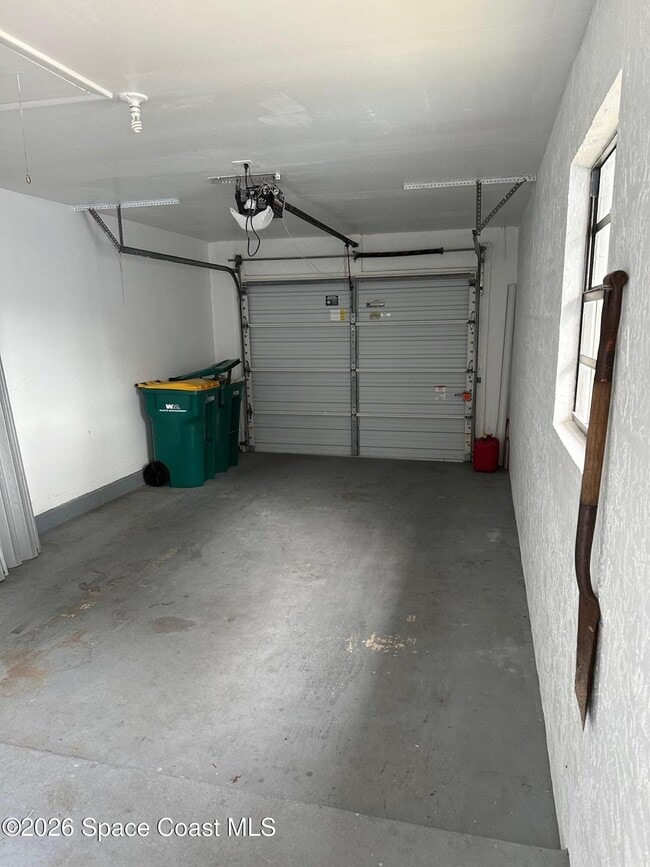 Building Photo - 335 Paradise Blvd