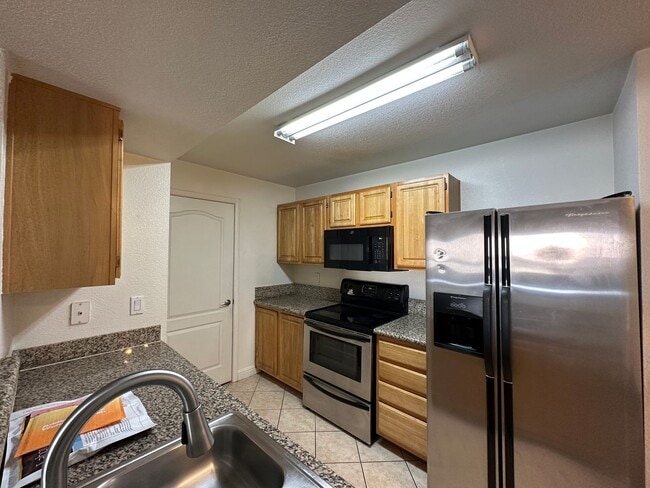 Building Photo - COPPER CANYON CONDO