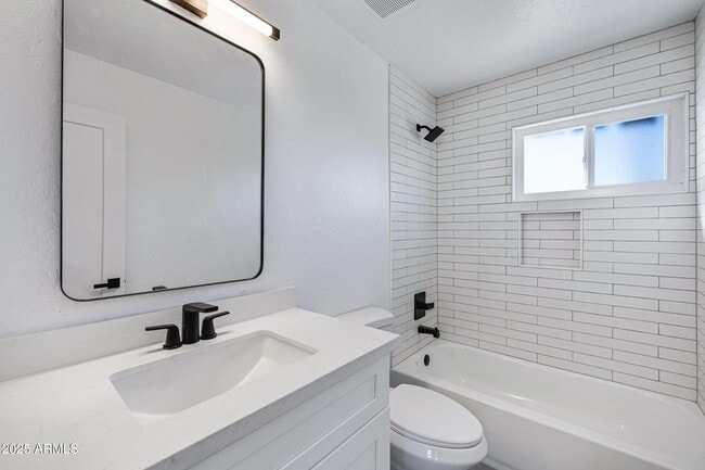 Building Photo - 2415 N 71st St