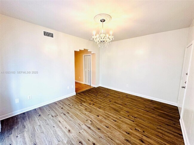 Building Photo - 540 15th St