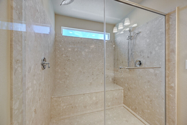 Building Photo - 706 Eros Ct