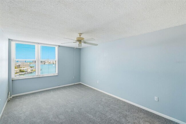 Building Photo - 400 Island Way