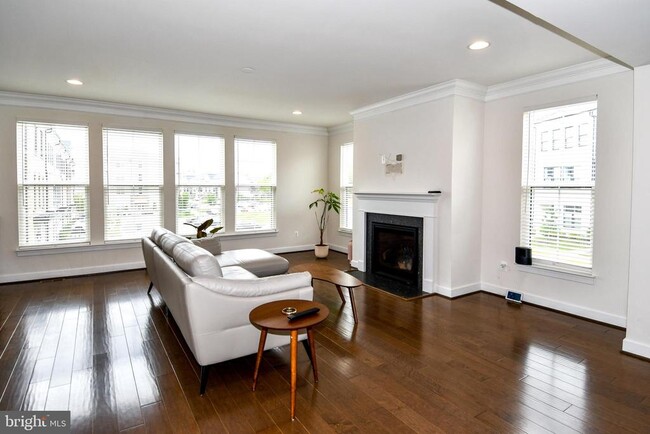 Building Photo - 13825 Estuary Pl