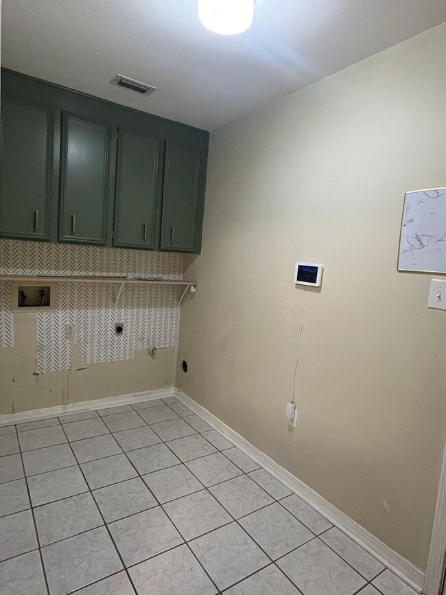 Building Photo - 617 Turtle Creek Dr