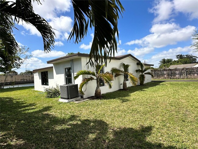 Building Photo - 1436 SW 76th Ct