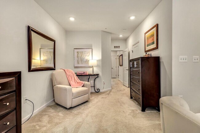 Building Photo - 10110 Dorsey Ln