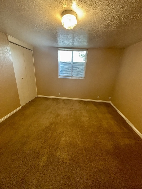 Building Photo - 979 W 100 S