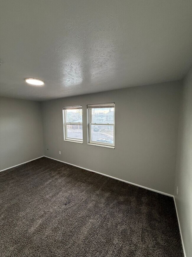 Building Photo - 14086 E 22nd Pl