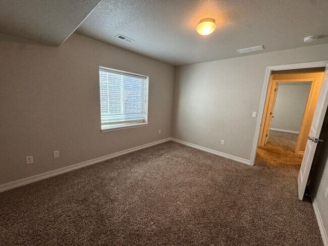 Building Photo - Spacious 5-Bedroom Ranch with Finished Basement, Wet Bar & 3-Car Garage