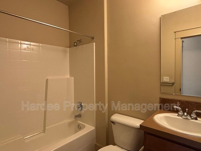 Building Photo - 6251 W Geneva St