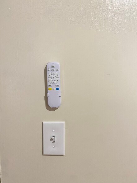 Building Photo - 1374 Neil Ave