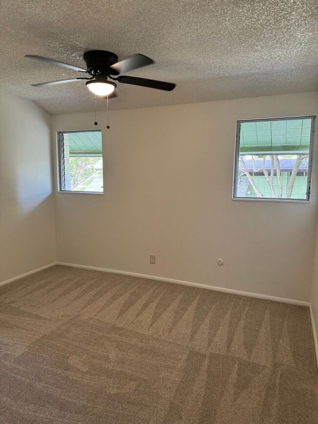 Building Photo - 3/2/2 Townhouse at Village Green