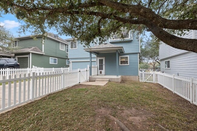 Building Photo - 410 Bandstand Ln