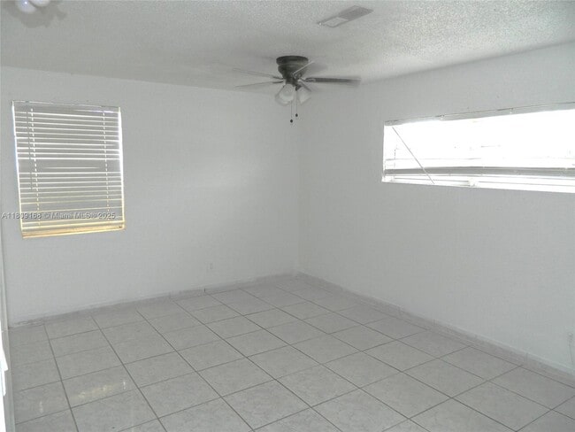 Building Photo - 1270 SW 29th Terrace